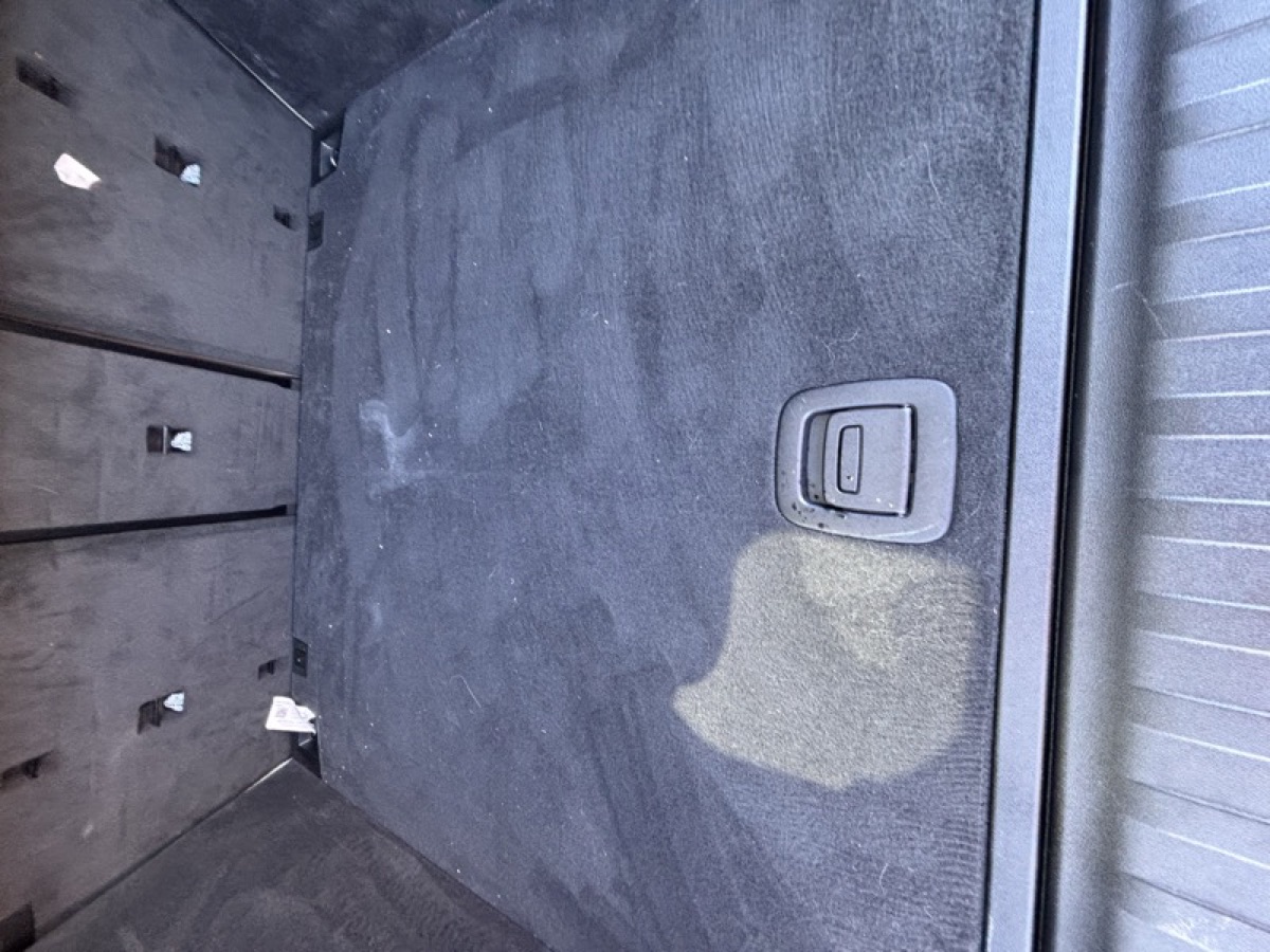 Vehicle cargo area before detailing